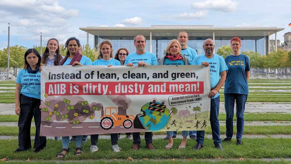 urgewald-Protest gegen die Asian Infrastructure Investment Bank (AIIB)