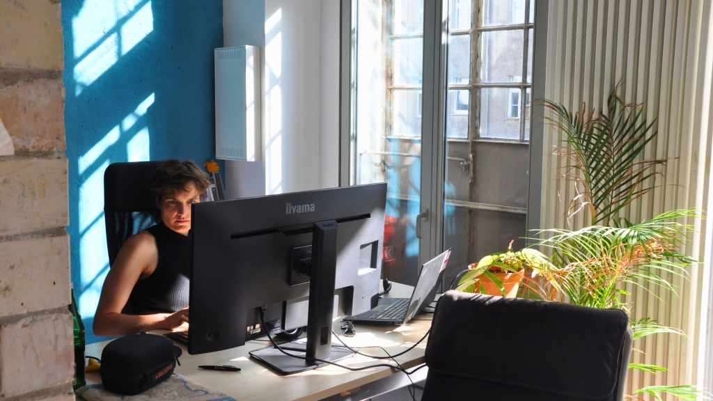 Research-Arbeit im Büro Berlin