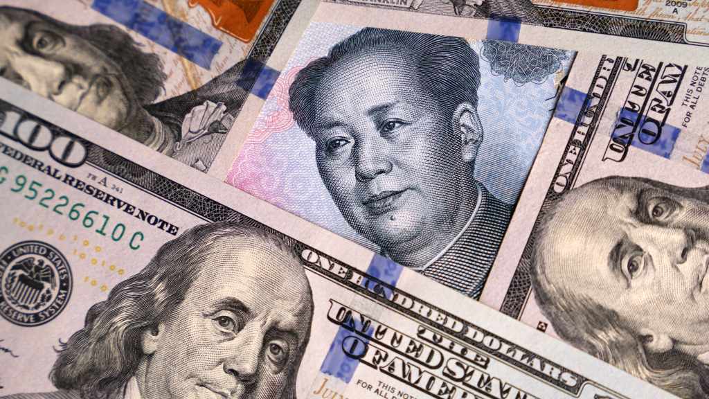 Yuan- und Dollar-Banknoten
