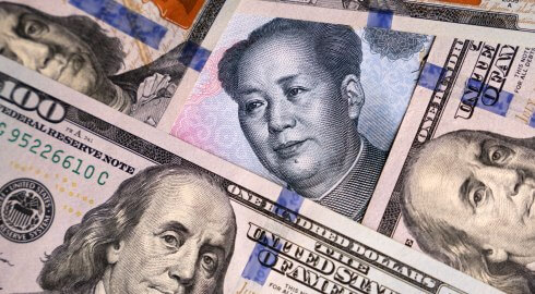 Yuan- und Dollar-Banknoten